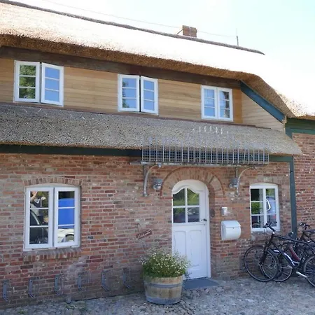 Favorite Place Modern Retreat Wrixum