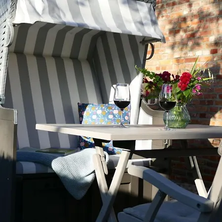 Favorite Place Modern Retreat * Wrixum