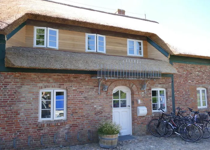 Favorite Place Modern Retreat * Wrixum